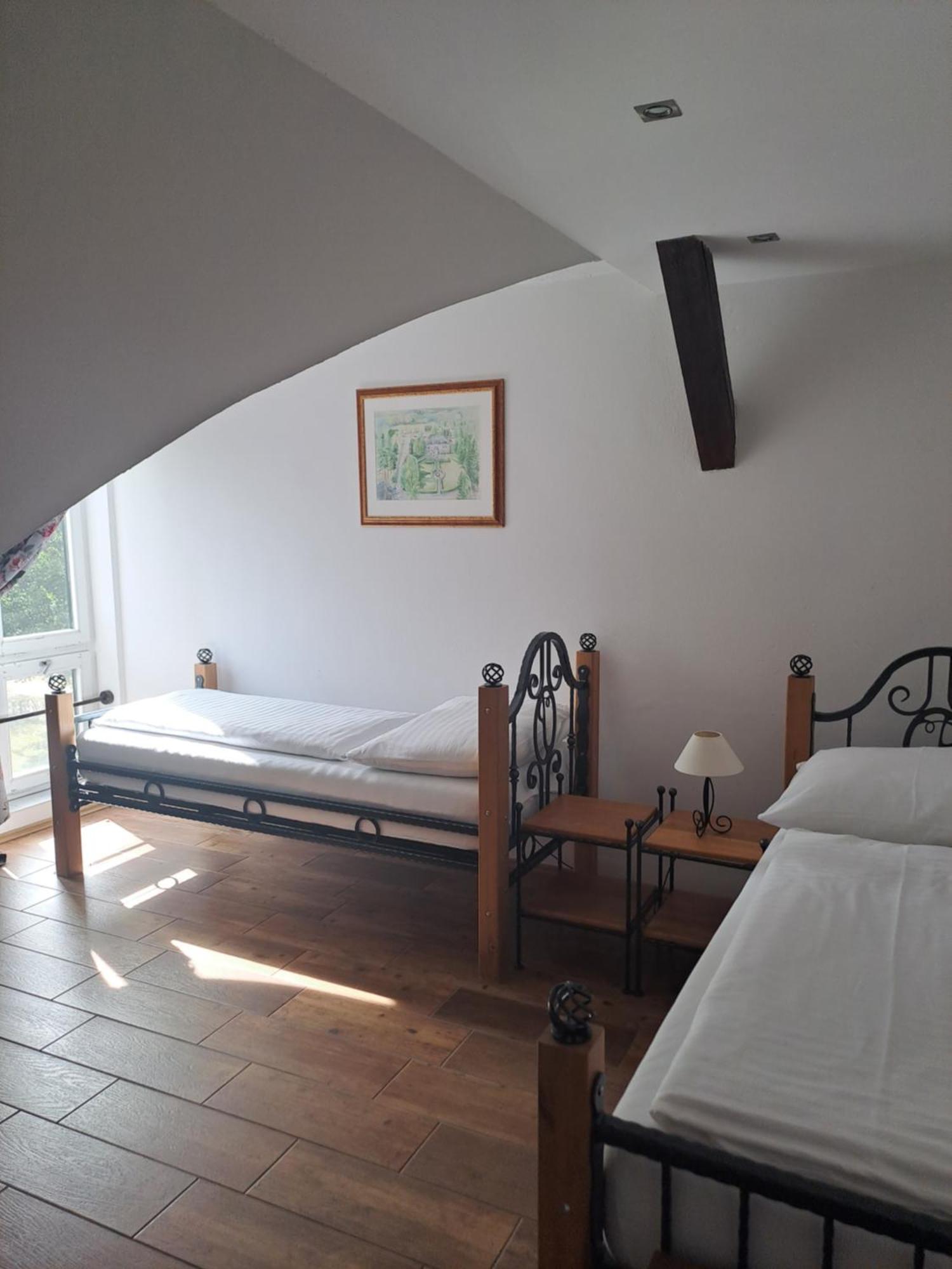 Nová Bystřice Lesni Hotel Perslak מראה חיצוני תמונה